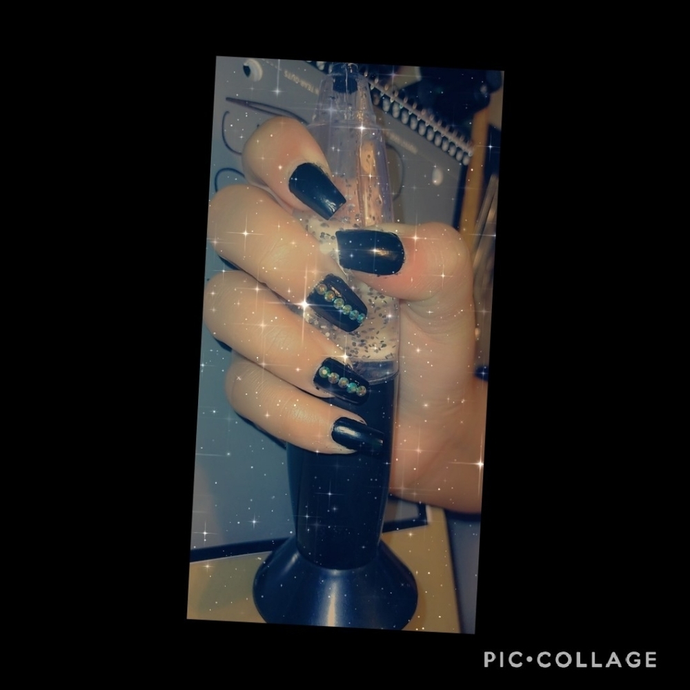 Press on nails
